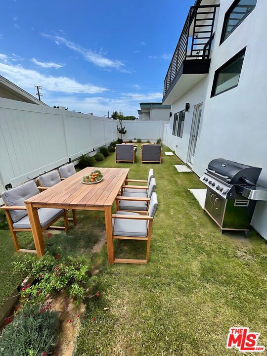 1904 Gates (Backyard)