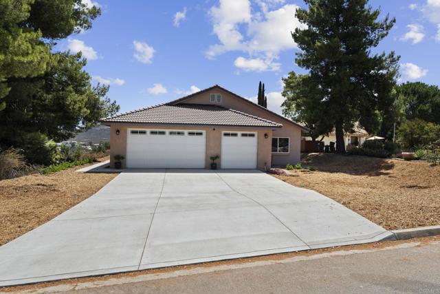 Detail Gallery Image 1 of 20 For 23627 Calistoga Pl, Ramona,  CA 92065 - 3 Beds | 2/1 Baths