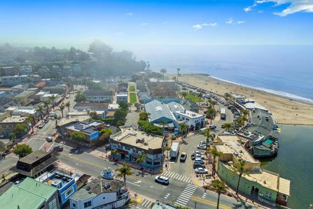303 Cherry Avenue, Capitola CA: https://media.crmls.org/mediaz/45f347fa-e02b-4c7a-9930-1b5e0a98a914.jpg