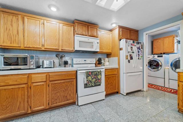 16973 Roberts Road, Los Gatos CA: https://media.crmls.org/mediaz/45f35eb5-7edd-4b98-91ef-37ca00e3cd19.jpg