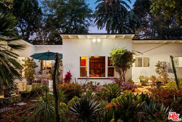 5940 Varna Avenue, Valley Glen CA: https://media.crmls.org/mediaz/45f39a9c-2ff4-4148-8e6c-a84e9e7d69f2.jpg