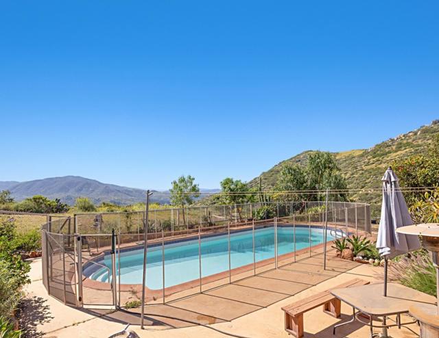 Detail Gallery Image 14 of 45 For 3333 Suncrest Bld, El Cajon,  CA 92021 - 5 Beds | 2 Baths