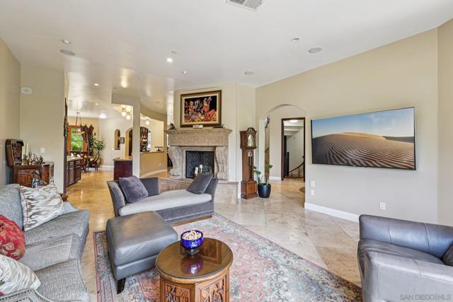 15035 Orchard View Dr, Poway CA: https://media.crmls.org/mediaz/45f49e6d-ab37-495c-8a96-d4af692e99f6.jpg