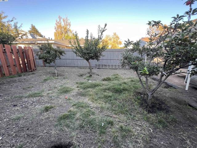 Image 36 of 41 For 2327 Avenue 133rd