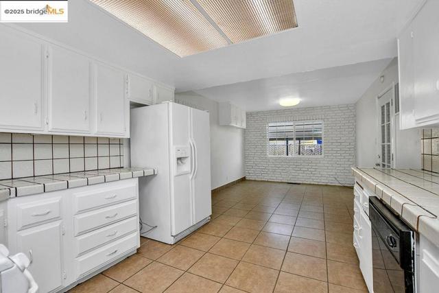 3026 El Monte Ct, Antioch CA: https://media.crmls.org/mediaz/45f4c98c-ff77-4edb-9f90-fe9ab7406220.jpg