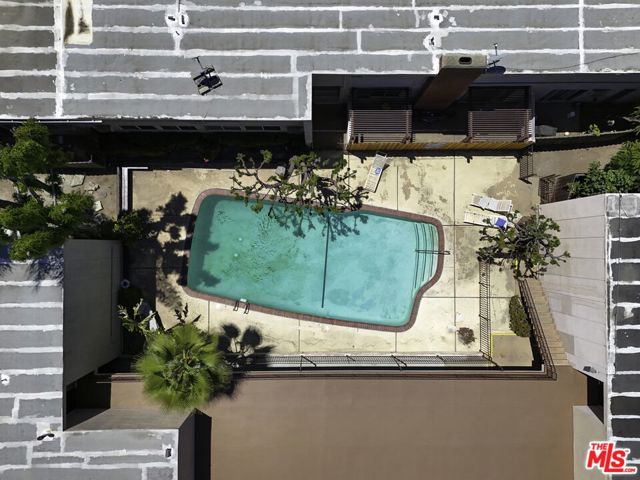 8615 Balboa Boulevard, Northridge CA: https://media.crmls.org/mediaz/45f4d023-6dda-45f1-9707-18748b2f40db.jpg