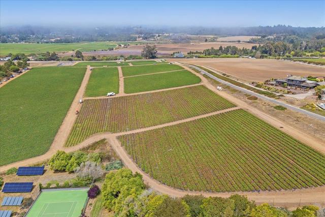 390 Heather Point Lane, Watsonville CA: https://media.crmls.org/mediaz/45f509ac-2c60-4dca-a204-feec24899d45.jpg