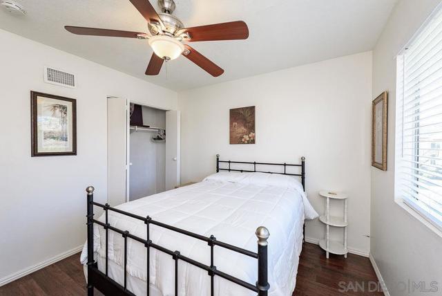 9855 Mission Greens Ct, Santee CA: https://media.crmls.org/mediaz/45f6b6fd-58b8-4c52-a1a7-d2f720f67e6b.jpg