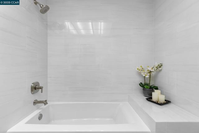 4360 Peregrine Way, Fremont CA: https://media.crmls.org/mediaz/45f7261d-0bc2-43f3-a708-9fc5a269ec49.jpg