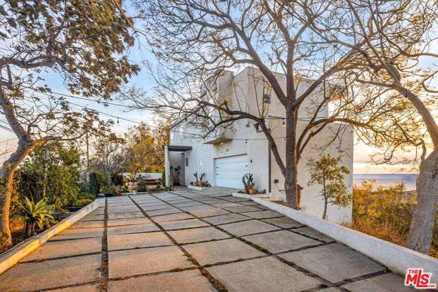 2727 Corral Canyon Road, Malibu CA: https://media.crmls.org/mediaz/45f7ff93-2c75-47b4-9b26-7b8c1e97a677.jpg