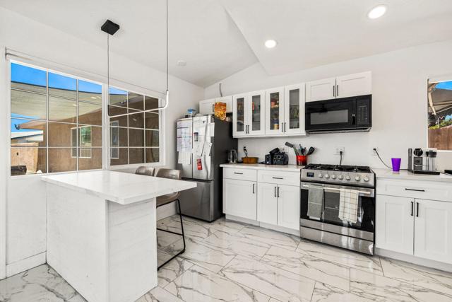 Image 4 of 9 For 44510 San Carlos Avenue 4