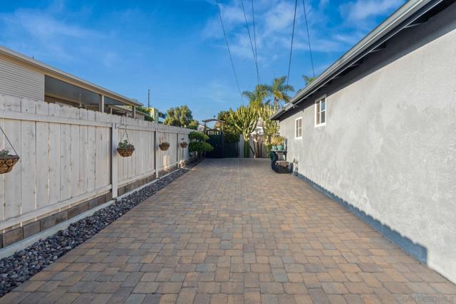 1733 Hornblend St, San Diego CA: https://media.crmls.org/mediaz/45f8a5b0-46a8-477a-ae50-35000cbccb91.jpg