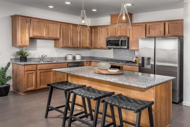 350 Golden Cloud Avenue, Hollister CA: https://media.crmls.org/mediaz/45f90d58-7976-47a1-90ab-f54dc1ee605b.jpg