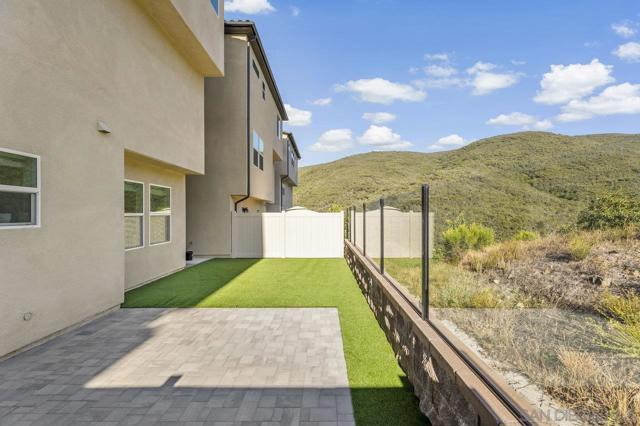 15447 Van Lodensteyn Way, San Diego CA: https://media.crmls.org/mediaz/45f922c7-2ccc-47aa-9426-d0f7d52b3ba2.jpg