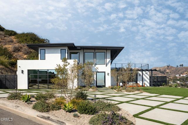 Detail Gallery Image 2 of 21 For 708 Skyview Ter, Ventura,  CA 93003 - 4 Beds | 2/1 Baths