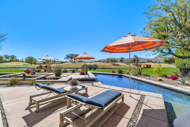 81 Royal Saint Georges Way, Rancho Mirage CA: https://media.crmls.org/mediaz/45f96464-b6a9-4769-8f28-fc6401eaf1f3.jpg