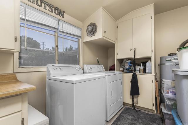 1453 OLIVEWOOD LN, Alpine CA: https://media.crmls.org/mediaz/45f9cbd3-5065-4abf-94d1-9c5be8a07ab8.jpg