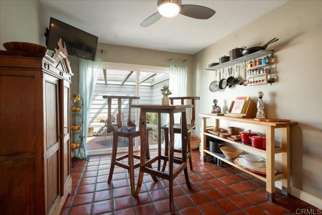 Detail Gallery Image 11 of 31 For 919 Wentworth Cir, Vista,  CA 92081 - 3 Beds | 2/1 Baths