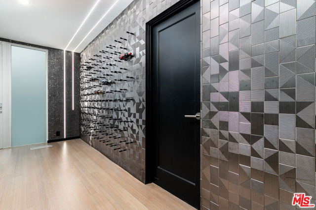 9323 Flicker Way, Los Angeles CA: https://media.crmls.org/mediaz/45fad6c2-0533-4d78-9671-a9c033d28945.jpg