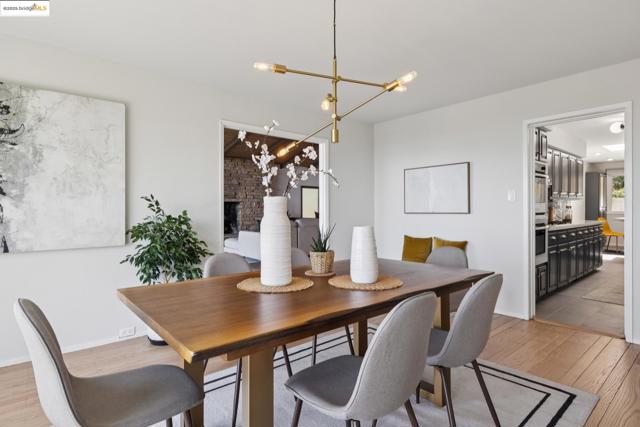5920 Ascot Dr, Oakland CA: https://media.crmls.org/mediaz/45fbc893-27e5-4d8c-a90b-0d5d68d86d1c.jpg
