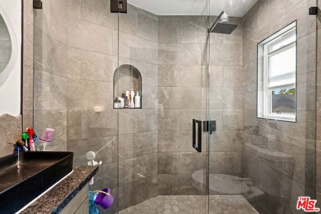 3871 Roxton Avenue, Los Angeles CA: https://media.crmls.org/mediaz/45fc64d5-5eca-4c94-85be-c5e0aad40ccb.jpg