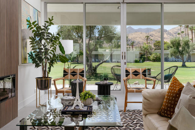 172 Desert Lakes Drive, Palm Springs CA: https://media.crmls.org/mediaz/45fc97f0-f67b-4475-b52c-73ef9aa3a236.jpg