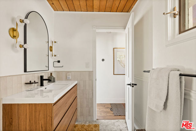 28277 Arbon Lane, Lake Arrowhead CA: https://media.crmls.org/mediaz/45fcc2a2-94fe-4c58-9daf-40248a7867d3.jpg