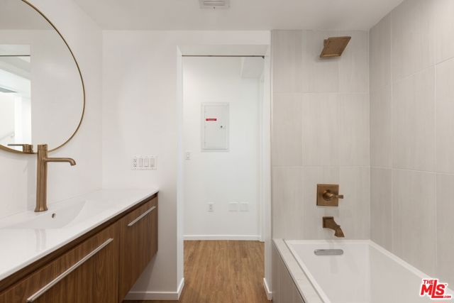 1244 14th Street, Santa Monica CA: https://media.crmls.org/mediaz/45fcd0f8-9945-4498-a359-b239fc8b538e.jpg
