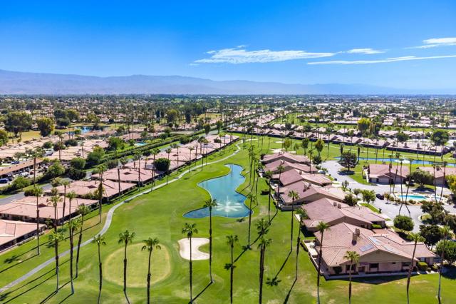 168 Camino Arroyo S, Palm Desert CA: https://media.crmls.org/mediaz/45fd1251-793a-4dab-8934-845bc7c7908d.jpg
