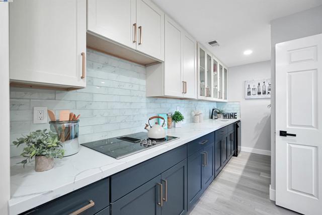 Image 24 of 55 For 26937 Hayward Blvd  217