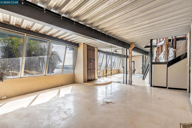 841 Ocean Ave, Richmond CA: https://media.crmls.org/mediaz/45fdd5a3-7f39-4e8c-b333-80f758b113b1.jpg