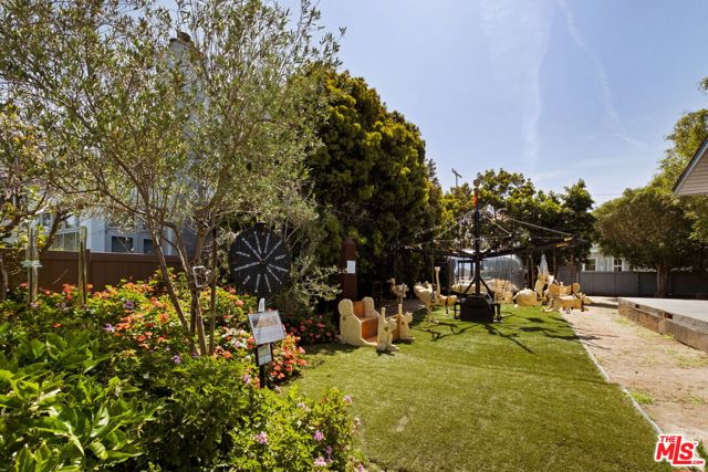 408 Linnie Canal, Venice CA: https://media.crmls.org/mediaz/45fddbfb-1e38-44c5-9e52-1e5a743288ad.jpg