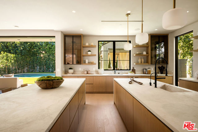 4165 Nagle Avenue, Sherman Oaks CA: https://media.crmls.org/mediaz/45fdec76-4843-407b-ac35-1f4056bf7b48.jpg