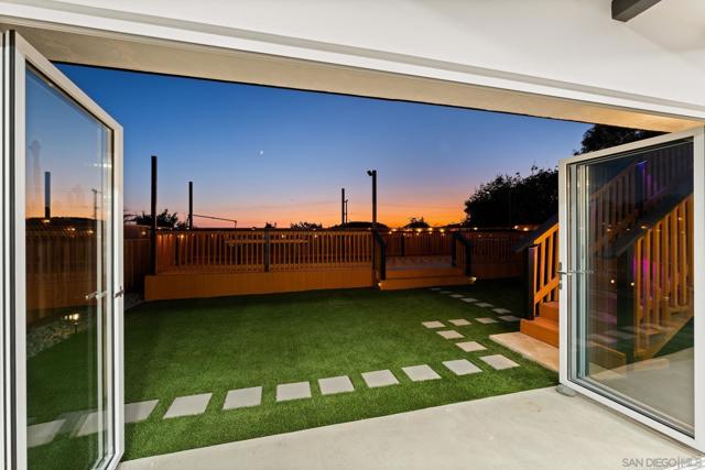 2736 Burgener Blvd, San Diego CA: https://media.crmls.org/mediaz/45fee26a-40e3-4a6c-857a-0d96fbe10ef2.jpg