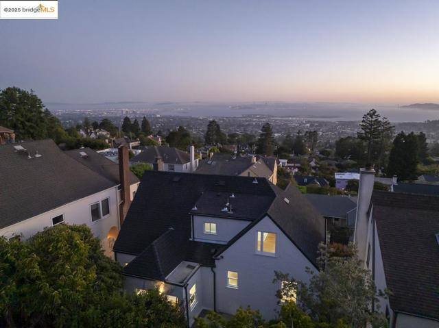 479 Kentucky Ave, Berkeley CA: https://media.crmls.org/mediaz/45ff59ef-3ac3-42a7-863e-fcc59d948312.jpg