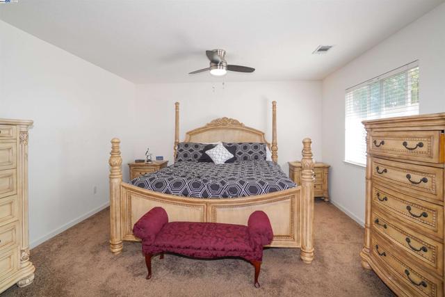5018 Southport Ct, Antioch CA: https://media.crmls.org/mediaz/4600f6b2-8440-43eb-96b0-c91789a16ce1.jpg