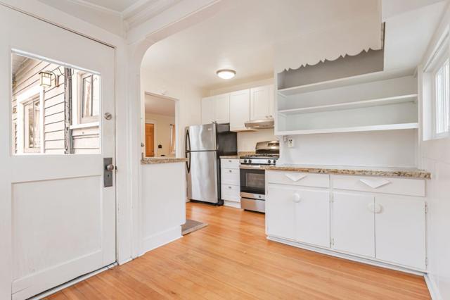 Image 11 of 39 For 216 2nd Avenue