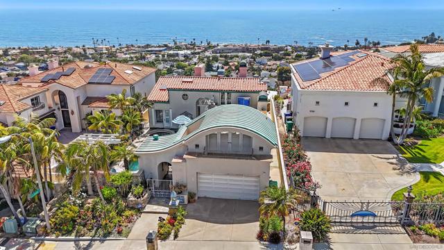 5756 La Jolla Corona Dr, La Jolla CA: https://media.crmls.org/mediaz/46018950-26fd-4b3d-8731-b4a0c056fe3a.jpg