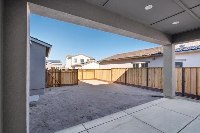 607 Santa Ynez Way, Marina CA: https://media.crmls.org/mediaz/4601f47c-3505-4ccb-841b-2092ca8a0592.jpg