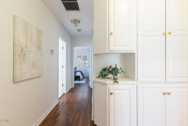 4650 Encinas Drive, La Canada Flintridge CA: https://media.crmls.org/mediaz/46020fa1-d020-4153-8c27-af736d192176.jpg