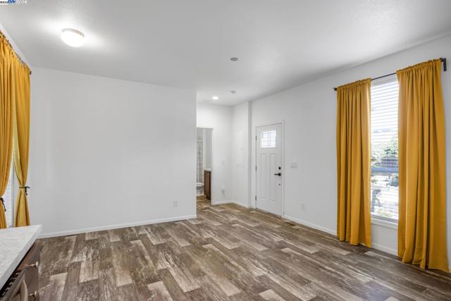 Image 50 of 58 For 552 Stonehaven Ct
