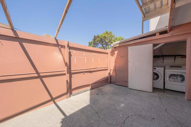 916 Acosta Plaza, Salinas CA: https://media.crmls.org/mediaz/46031df9-57bf-4581-9692-332ae6b1e462.jpg