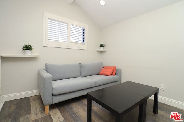7306 Quill Drive, Downey CA: https://media.crmls.org/mediaz/460343b1-8c51-429a-a3df-d289ccb6f0bd.jpg