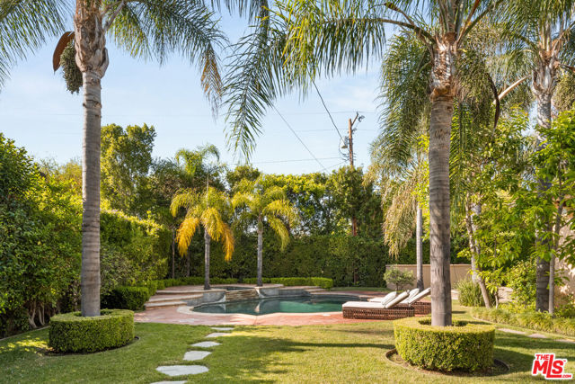 13845 Magnolia Boulevard, Sherman Oaks CA: https://media.crmls.org/mediaz/46037fe7-8b87-481a-a0e6-0375c14585d9.jpg