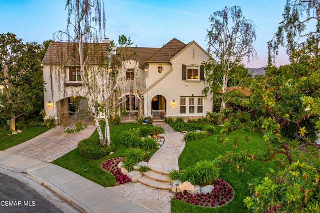 1008 N Country Club Drive, Simi Valley CA: https://media.crmls.org/mediaz/4603accd-fee1-43c4-9b42-e29e4d542c8a.jpg