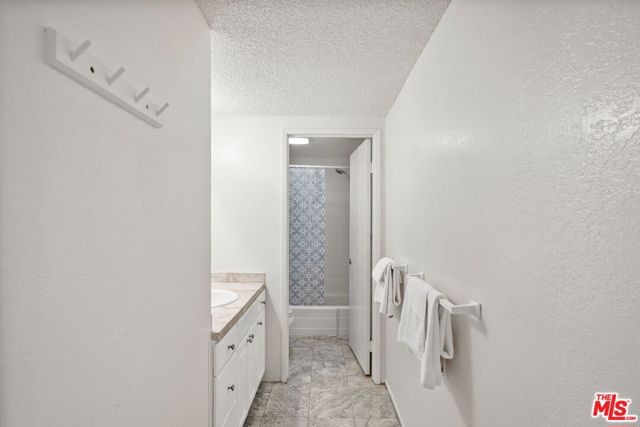 3245 Altura Avenue, 8 photo 25