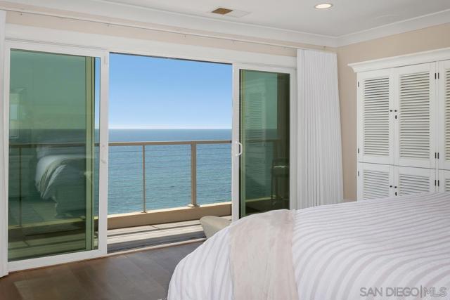 270 Surfview Ct, Del Mar CA: https://media.crmls.org/mediaz/4604459c-fe3b-4c09-b202-89f48efdf0cd.jpg