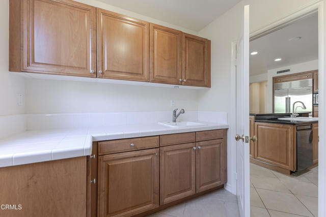 3911 Lilac Canyon Lane, Altadena CA: https://media.crmls.org/mediaz/46045232-4046-42a4-b776-35f8304da303.jpg