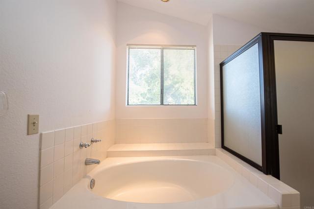2432 Live Oak Road, Escondido CA: https://media.crmls.org/mediaz/46047a4b-4960-4d5c-8f5c-1308eb8ab90f.jpg