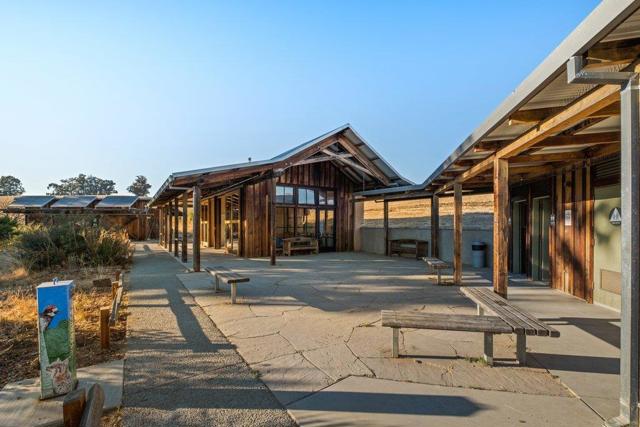 628 Colorado Avenue, Palo Alto CA: https://media.crmls.org/mediaz/46049efe-6fb5-440a-850b-cf23edf54f90.jpg